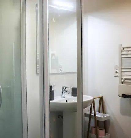 Appartement Lumineux De 35M² En Centre-Ville Ruffec  Extérieur photo
