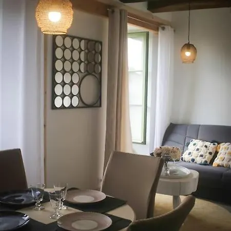 Appartement Lumineux De 35M² En Centre-Ville Ruffec  Extérieur photo